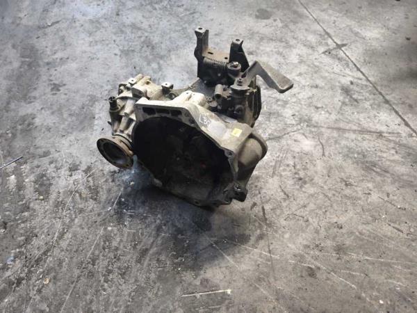 BOITE DE VITESSE MANUEL VAG 1.9TDI CODE: LBQ  - Vue 1